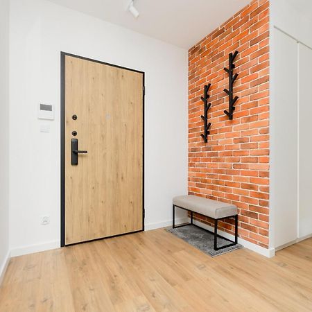 Komfortowy Apartament Dla 4 Osob Z Parkingiem By Noclegi Renters Varsóvia Exterior foto